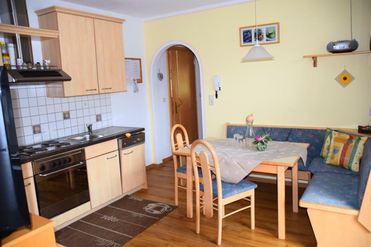 Apart Andrea Appartement Pfunds Buitenkant foto